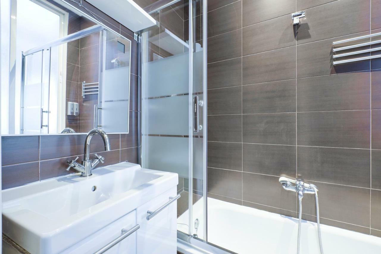 Puerta Del Sol Boutique Apartment มาดริด ภายนอก รูปภาพ